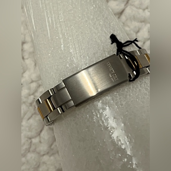 NWT Authentic Vintage Kenneth Cole 2-Tone Stainless Steel Watch w/Gold Accents - Picture 5 of 12